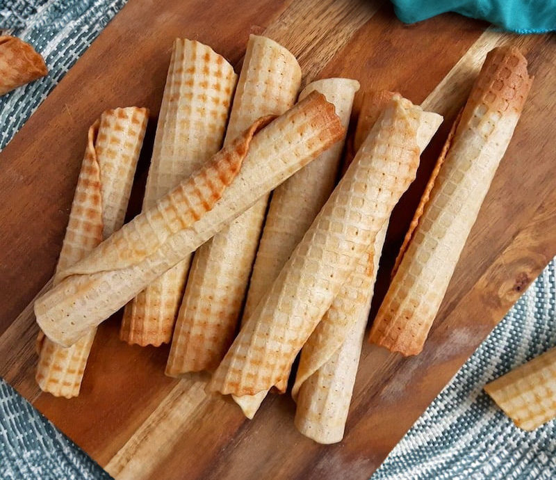 Nieuwjaarsrolletjes: A Crisp New Year's Cookie for the Tin